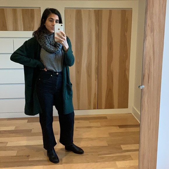 Meet your Posher, Clarissa - Picture 3 of 3